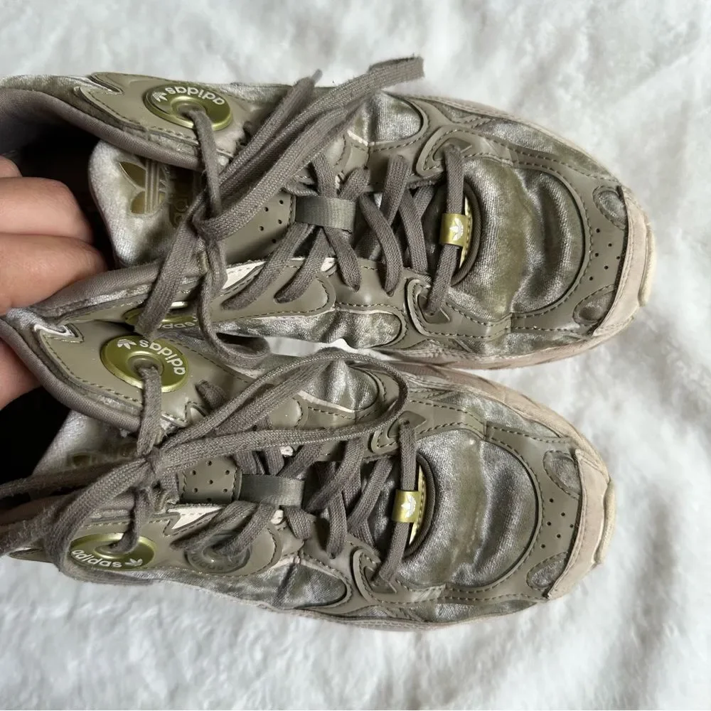 Adidas Astir Green Sneakers Women’s Size 9.5